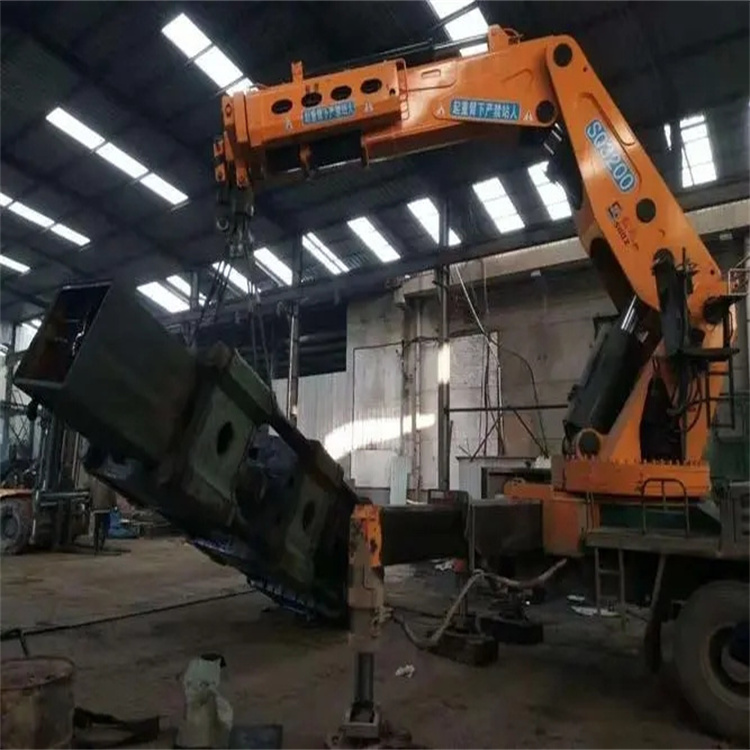 汉源130吨折臂吊车出租吊机租赁附近电话