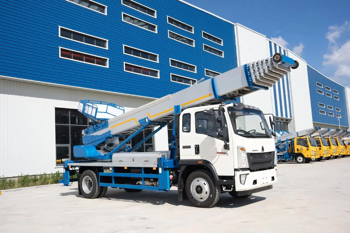 汉源出租云梯车高空作业车 建筑垃圾搬运