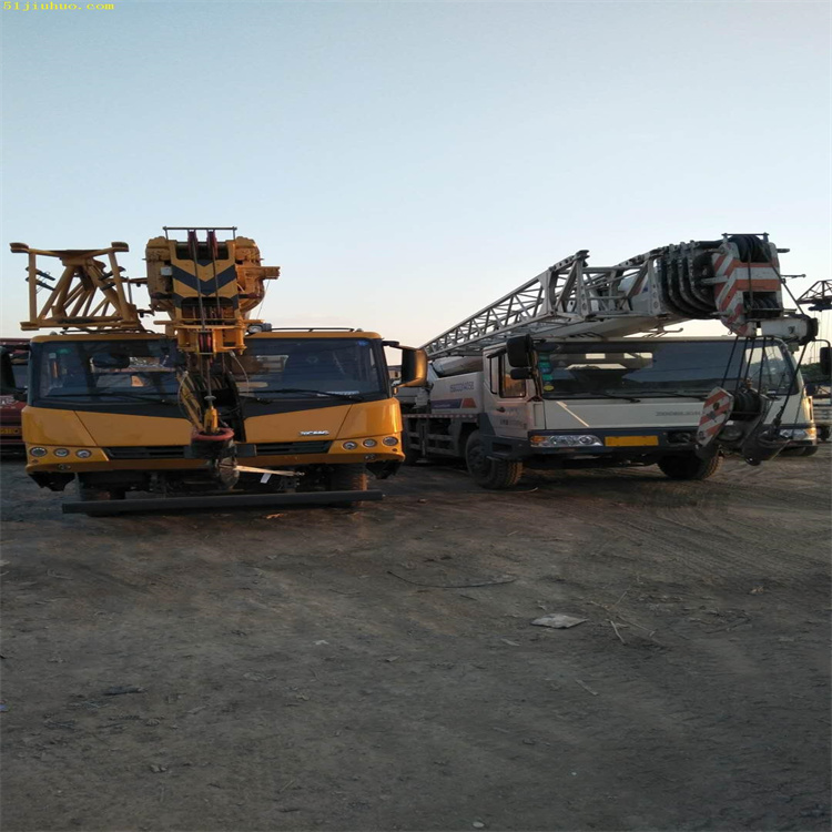 汉源吊车吊挖机正确办法